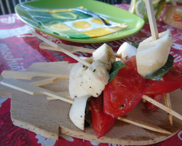 Caprese Salad Skewers – Italian Recipe