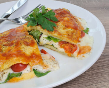 Spinach and Mozzarella Omelette